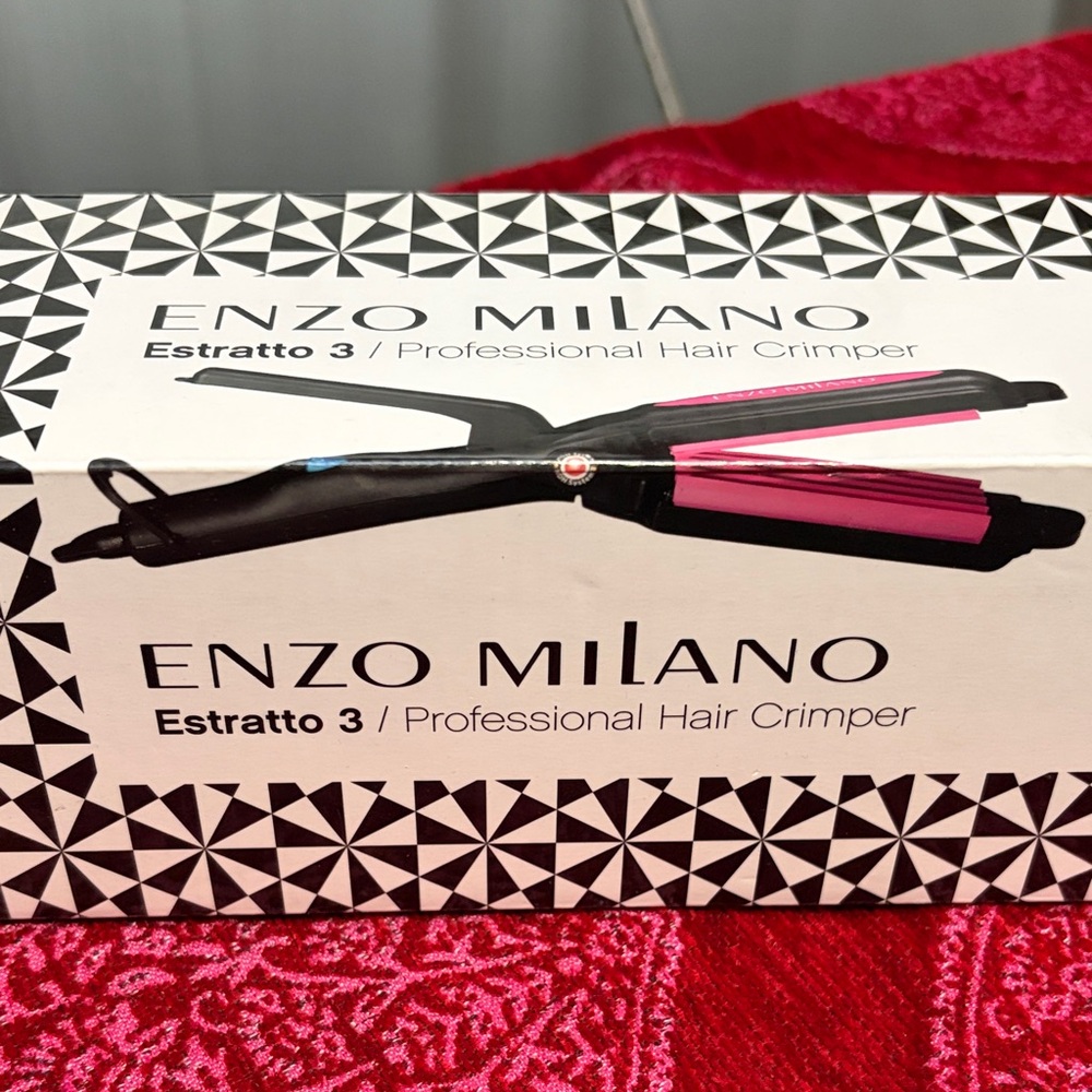 Estratto 3 Professional Hair Crimper - Black with Pink Plates